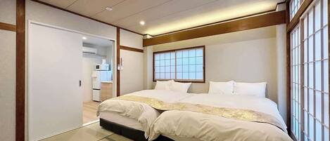 2 室のベッドルーム、アイロン / アイロン台、WiFi、ベッドシーツ