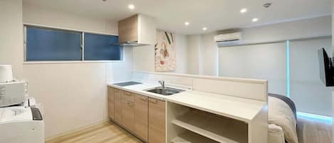 Fridge, microwave, stovetop, electric kettle