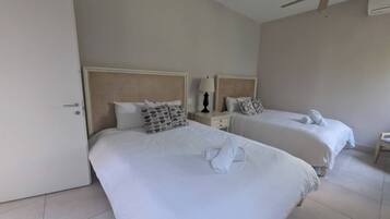 5 chambres, fer et planche Ă repasser, Wi-Fi, draps fournis