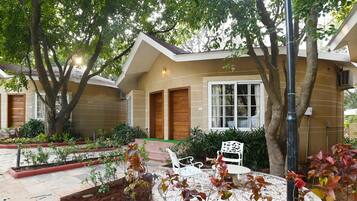 Premium Room | In-room safe, iron/ironing board, free WiFi