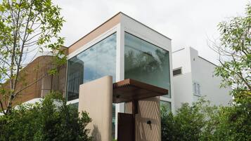 5 Bedrooms Private Pool Villa