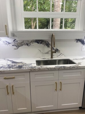 Interior - Beautifully Renovated 3-bedroom cottage in Old Town BSL. Close to Everything! (Bay St. Louis)