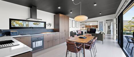 Deluxe House, Ocean View | In-room dining