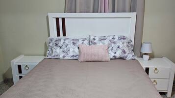 2 Schlafzimmer, Zimmersafe, Bügeleisen/Bügelbrett, kostenloses WLAN