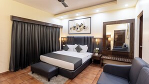 Executive Double Room | Desk, laptop workspace, WiFi (free)