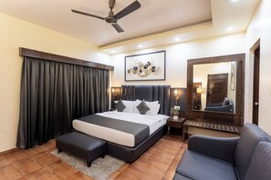 Dobbeltrom – executive | Skrivebord, skrivebord for bærbar PC og wi-fi (inkludert)