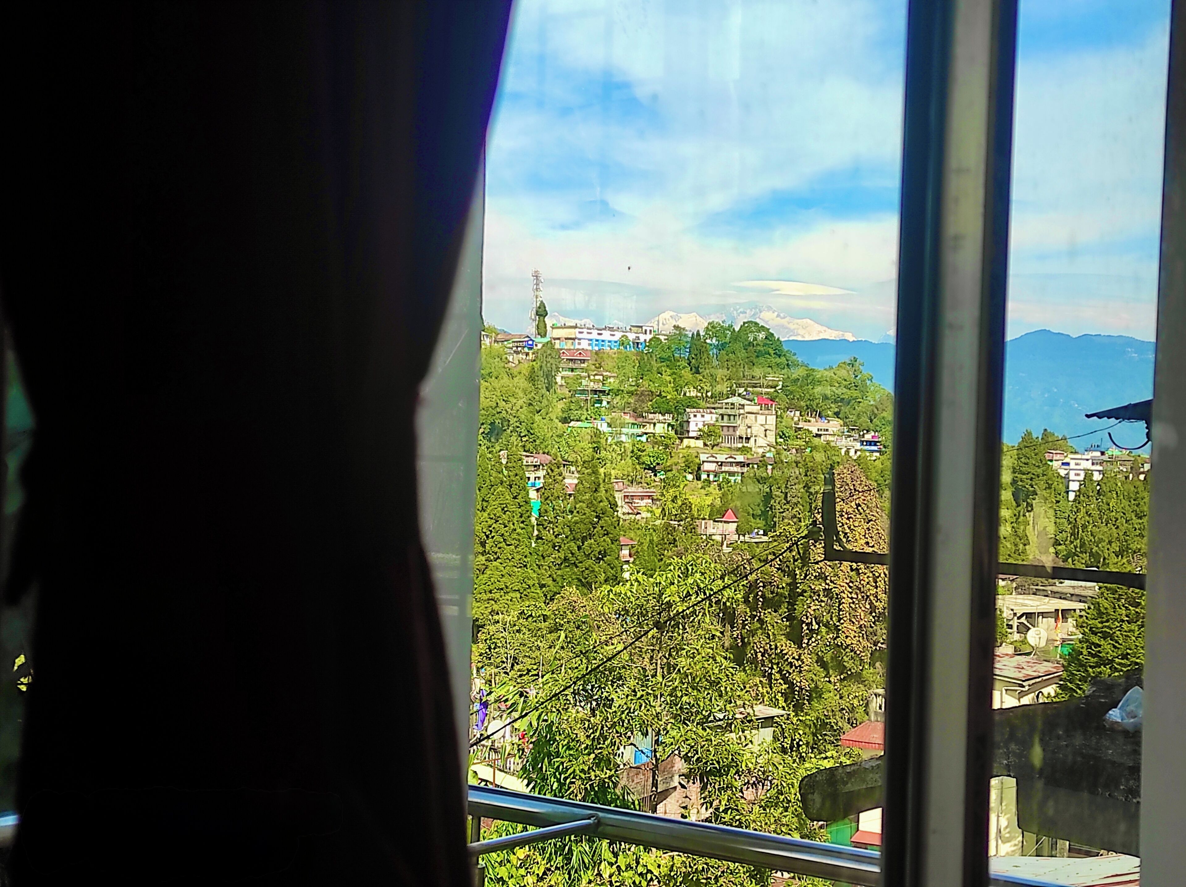 Bureau, espace de travail pour ordinateur portable, Wi-Fi gratuit