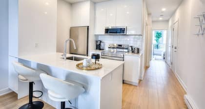 Everything You Need - Montreal's Cozy 1BR Getaway