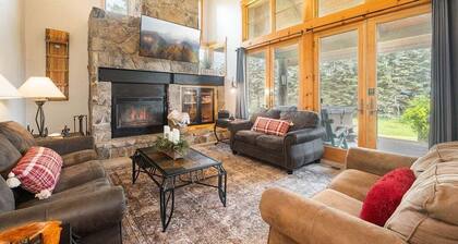 Wisp Mountain Escape w/ Hot Tub & Views