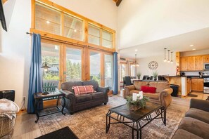 Living area - Wisp Mountain Escape w/ Hot Tub & Views (McHenry)
