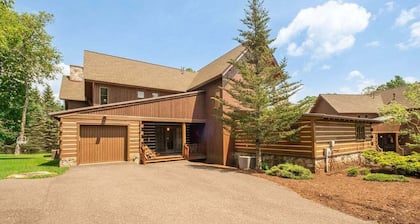 Wisp Mountain Escape w/ Hot Tub & Views