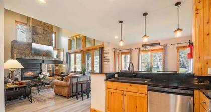 Wisp Mountain Escape w/ Hot Tub & Views