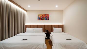 Superior Twin Room, Multiple Beds, Non Smoking, Private Bathroom (온천수 제공) | Premium bedding, down comforters, Select Comfort beds, desk