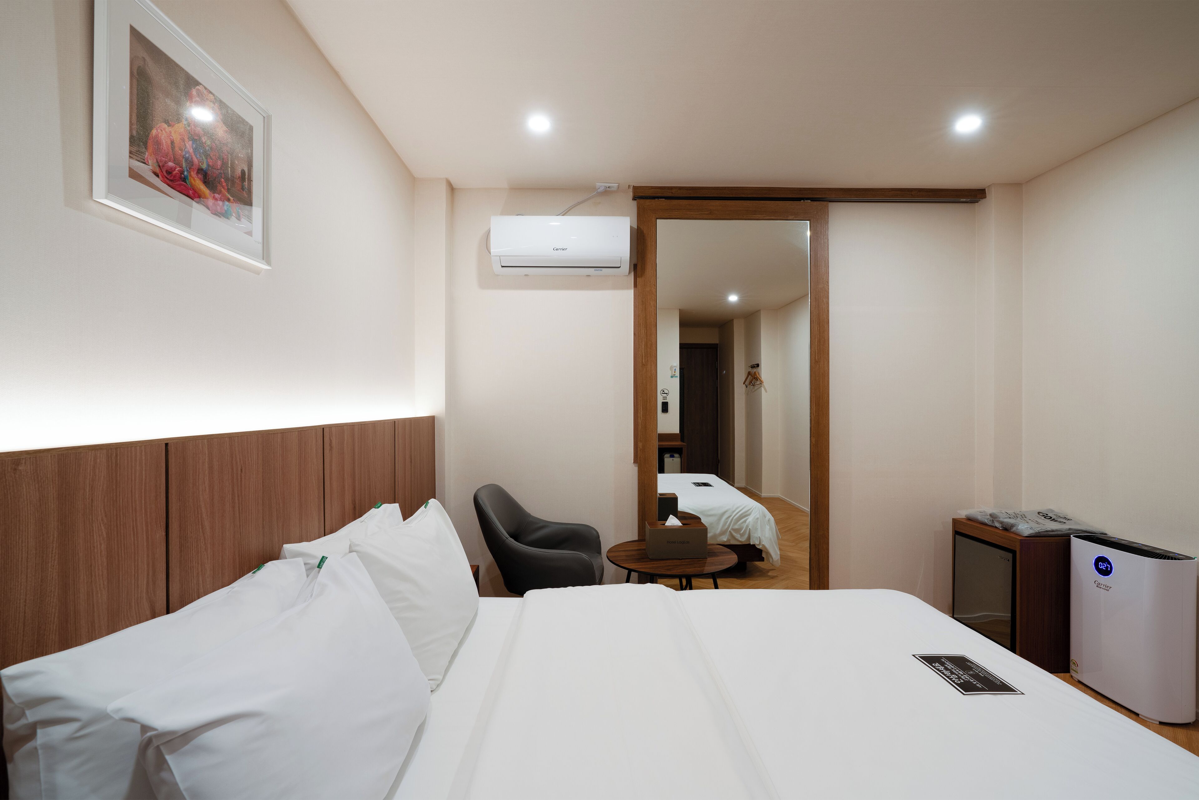 스탠다드룸, 퀸사이즈침대 1개, 금연, 전용 욕실 | 고급 침구, 오리/거위털 이불, 셀렉트 컴포트   침대, 책상