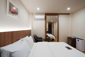 Habitació estàndard, 1 llit de matrimoni, no fumadors, bany privat (온천수 제공) | Roba de llit d'alta qualitat i cobrellits 