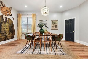 Dining - ★ HostWise Stays ★ Foxy home, off-street parking, new remodel! (Pittsburgh)