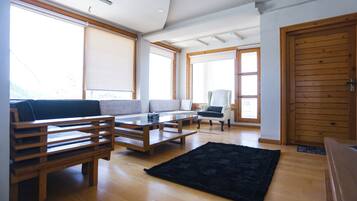 Standard Suite, Balcony, Hill View | 3 bedrooms, soundproofing, iron/ironing board, free WiFi