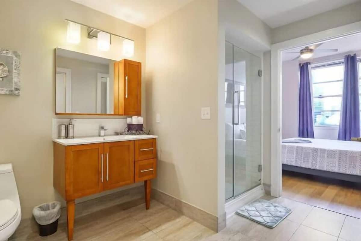 Panoramic Condo, 1 Bedroom, Non Smoking, Ensuite | Bathroom | Hair dryer, towels, soap, shampoo