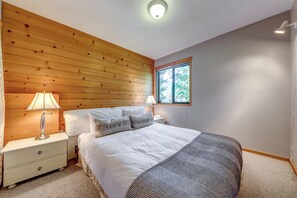 3 soverom, strykejern/-brett, wi-fi og sengetøy