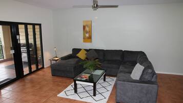Apartment, Smoking | 3 bedrooms