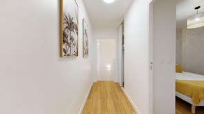 2 bedrooms, desk, iron/ironing board, WiFi
