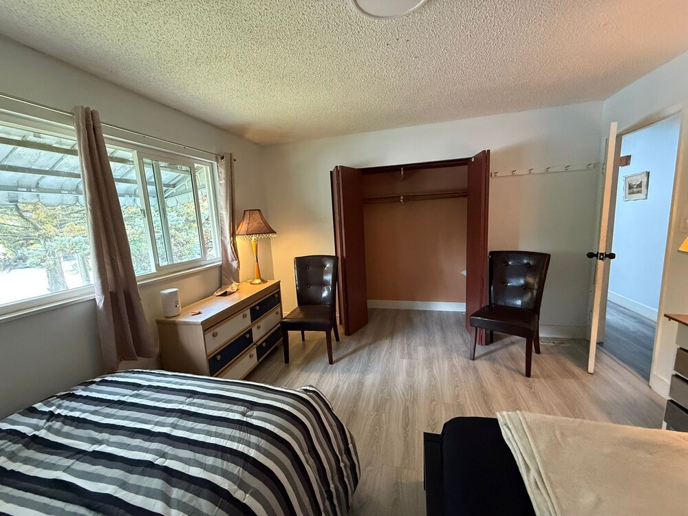 to your cozy getaway! Near Central Area Surrey Stayz