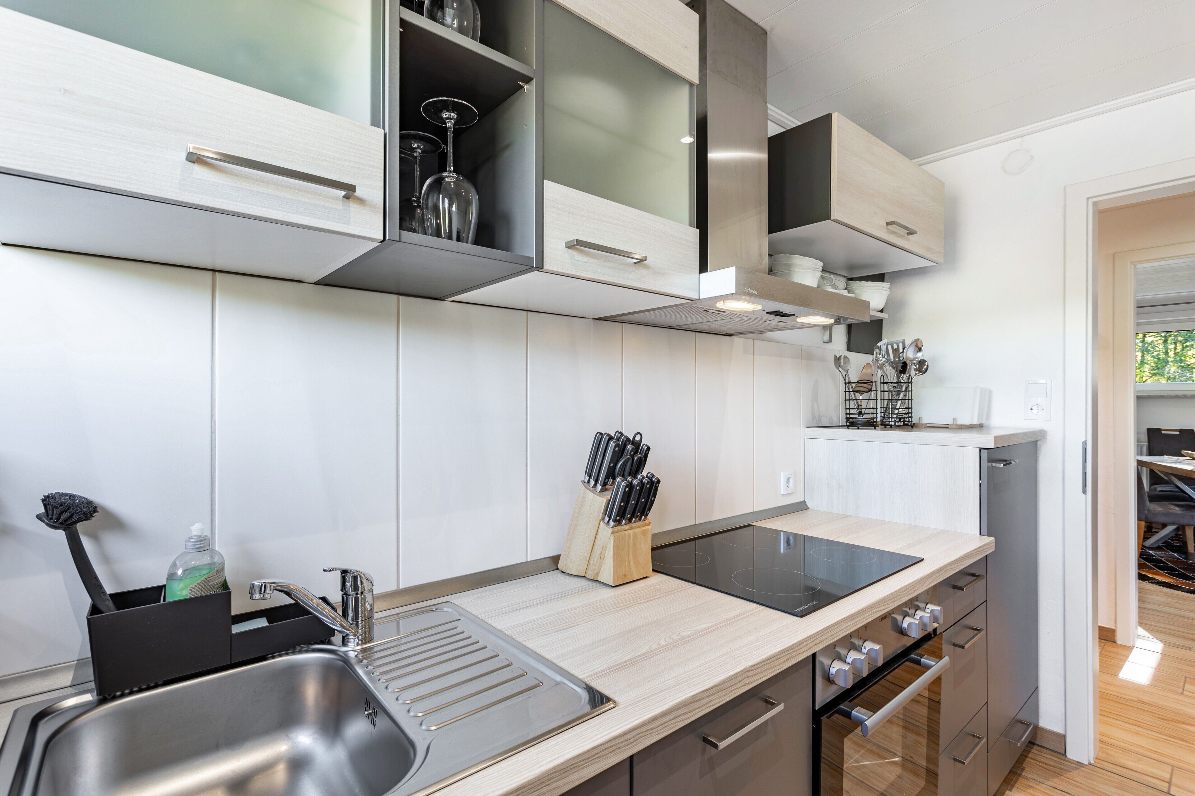 Kühlschrank, Ofen, Herdplatte, Geschirrspüler