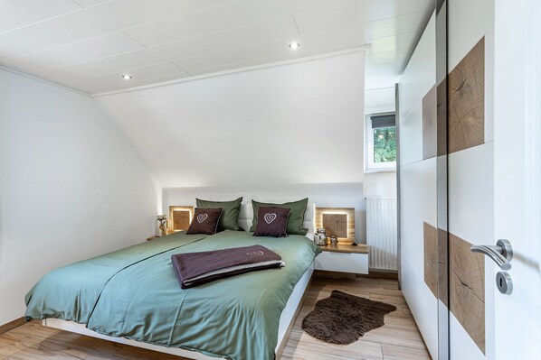 2 chambres, fer et planche à repasser, accès au Wi-Fi (inclus)