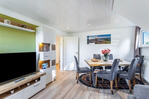 Dining - Apartment 'Casa Alotto - Hirsch Suite' with Balcony and Wi-Fi (Willingen- Usseln (Upland))