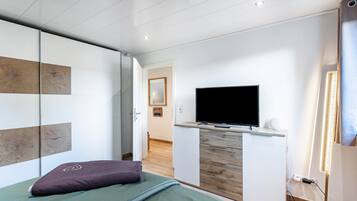 2 chambres, fer et planche à repasser, Wi-Fi gratuit, draps fournis