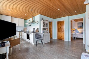 Interior - Apartment 'Doppelhaushälfte Ida' with Private Terrace, Shared Garden and Wi-Fi (Meldorf)