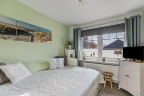 3 makuuhuonetta, silitysrauta/-lauta, ilmainen Wi-Fi, vuodevaatteet