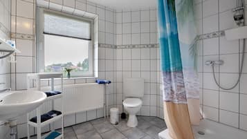 Shower, towels