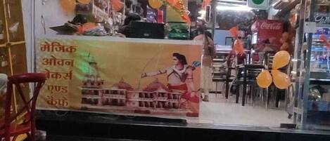 Deluxe Room | 1 bedroom, free WiFi