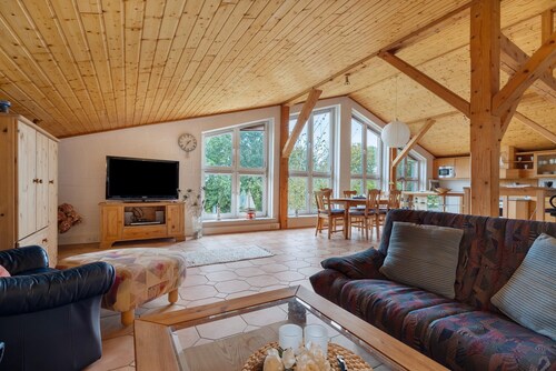 Ferienwohnung 2 - Groß" mit privater Terrasse und Wi-Fi