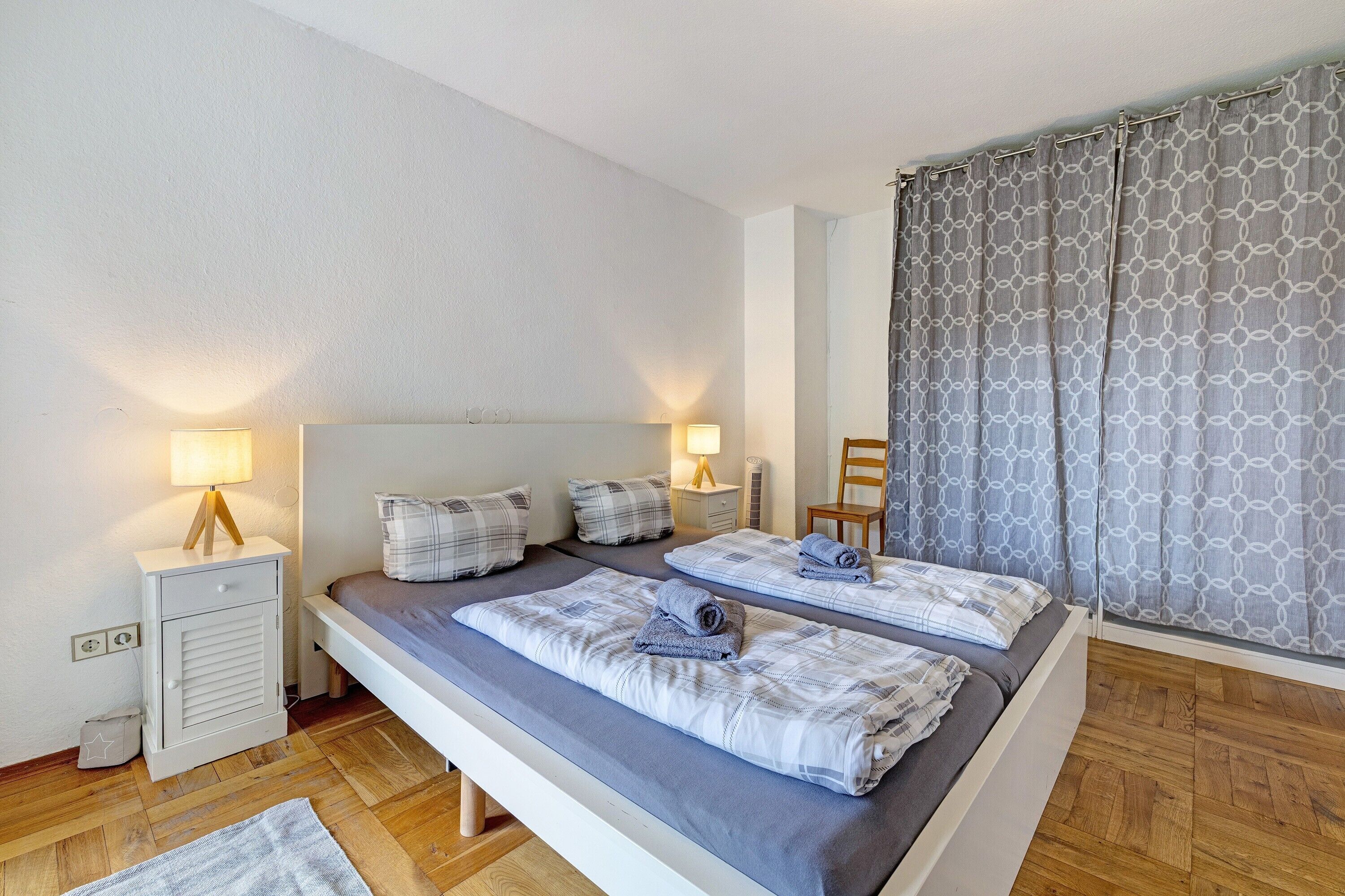 3 chambres, fer et planche à repasser, accès au Wi-Fi (inclus)