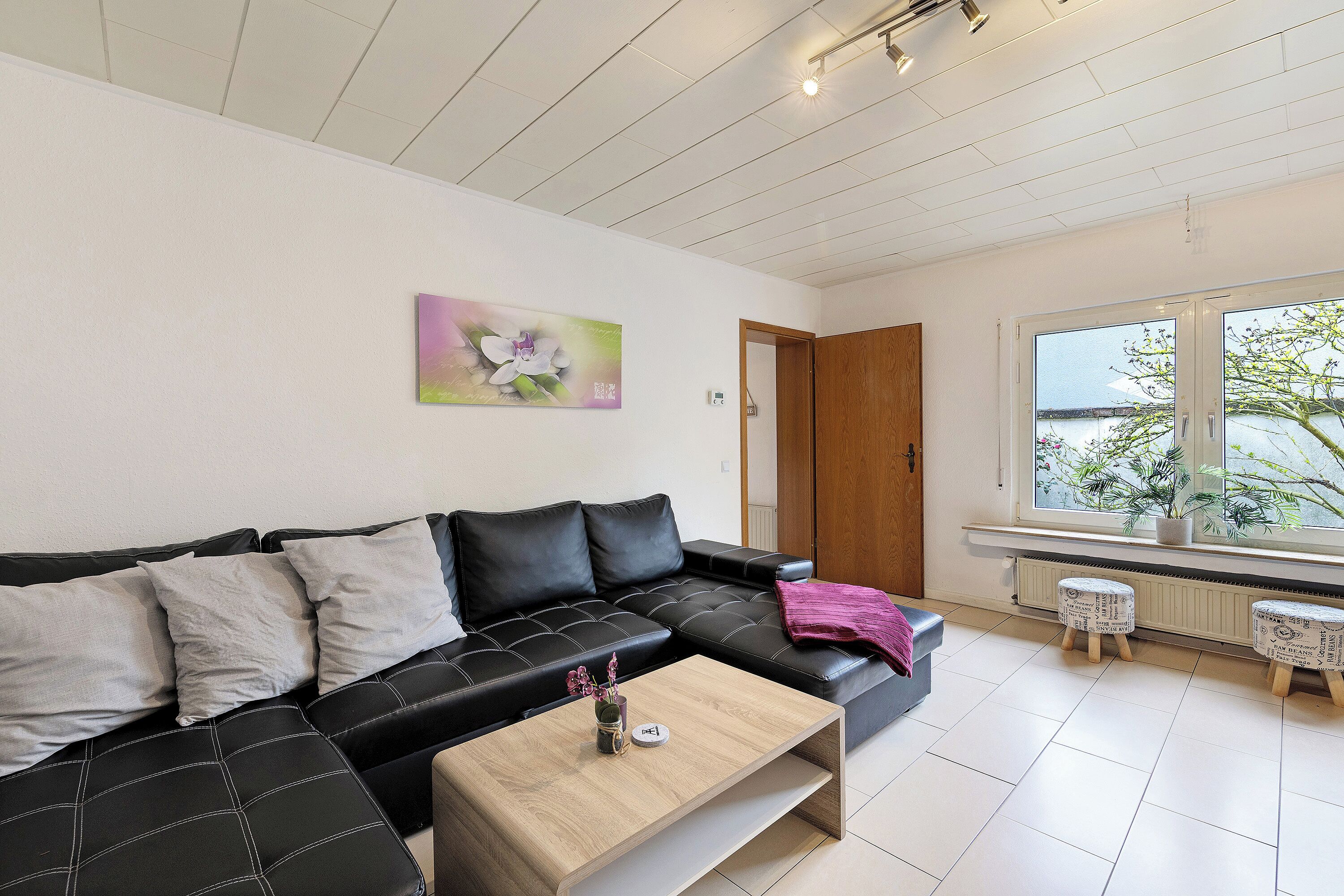 Fernseher, Kamin, DVD-Player