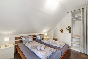 2 bedrooms, iron/ironing board, free WiFi, bed sheets - Apartment 'Ferienwohnung Alstaden 2' with Wi-Fi (Oberhausen)