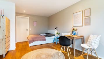 1 bedroom, free WiFi, bed sheets