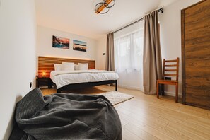 3 sovrum, skrivbord, strykjärn/strykbräda och wi-fi