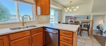 Family Retreat Near SLC Airport 6 BR 3.5 Bath