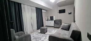 Bureau, espace de travail pour ordinateur portable, Wi-Fi gratuit