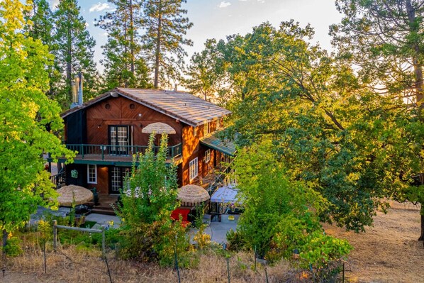 Exterior - Sunset Summits Cabin | Hot Tub | Game Room | (Oakhurst)
