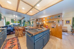 Interior - Sunset Summits Cabin | Hot Tub | Game Room | (Oakhurst)