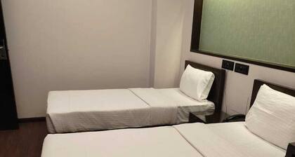 aashraye absolute luxury