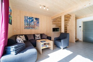 Een smart-tv en een open haard