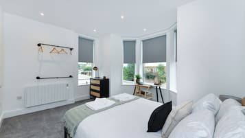 2 bedrooms, desk, iron/ironing board