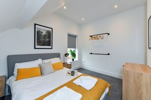 2 bedrooms, iron/ironing board