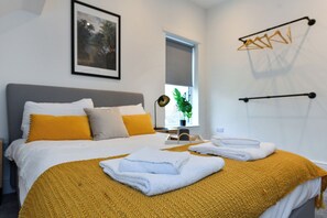 2 quartos, ferros/tábuas de passar roupa