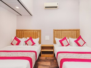 Basic Double or Twin Room | Free WiFi - AFRA DORMITORY (Mumbai)